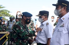 Penutupan Latihan Tempur, Wali Kota Makassar Terima Brevet Survival dari Pangkoopsud II