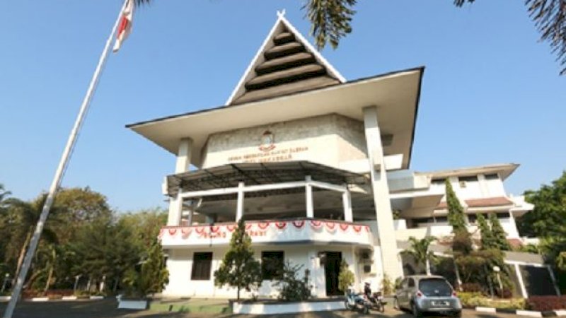 kantor DPRD Makassar
