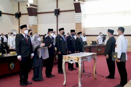 Gubernur Andi Sudirman Lantik Enam Pejabat Pemenang Lelang Jabatan