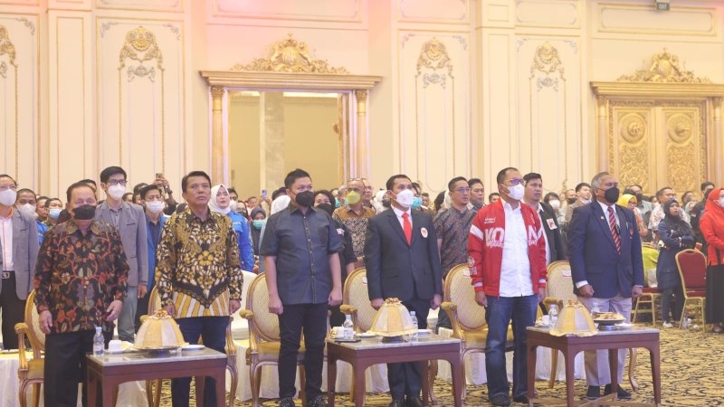 Wali Kota Makassar,  Danny Pomanto saat mengjadiri  pelantikan pengurus KONI periode 2022- 2026 di Grand Diamond Ball Room Hotel Myco. Kamis (17/3/2022).