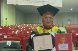 Asriana Abdullah, Guru SD Islam Athirah 2 Makassar Jadi Alumni dan Lulusan Terbaik di Unhas