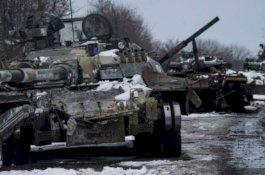 Helikopter Rusia Hancurkan 9 Tank  dan 7 Kendaraan Tempur Infanteri Ukraina
