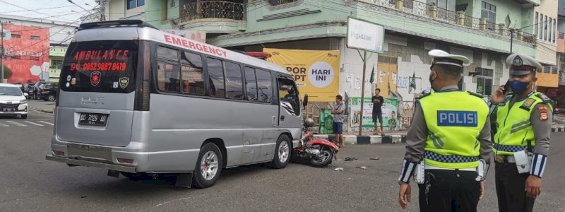 Antar Jenazah, Ambulance Lukai Pengemudi Motor Hingga Masuk Rumah Sakit