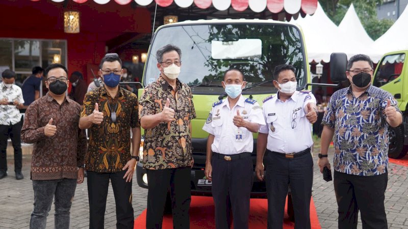 Hino Kumala resmi menginformasikan menjadi Dealer yang menyediakan kendaraan Truk dan bus dengan standar emisi Euro4 di pasar kendaraan niaga wilayah Sulawesi.