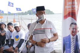FKJ Tutup Lomba Perahu Bala-bala NasDem Palopo