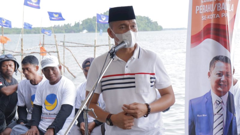 FKJ Tutup Lomba Perahu Bala-bala NasDem Palopo