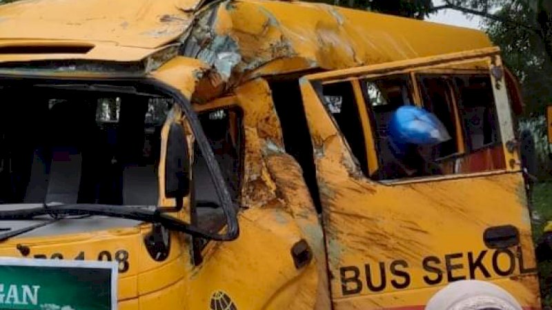 Bus Rombongan MTs As'adiyah Sengkang Terbalik di Sinjai, 1 Penumpang Meninggal Dunia