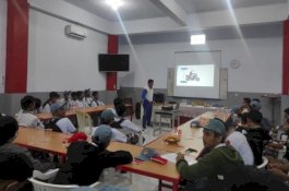 Asmo Sulsel Edukasi Safety Riding di SMK Tri Tunggal 45 Makassar