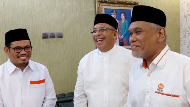 Dewan Pengurus Wilayah (DPW) Partai Keadilan Sejahtera (PKS) Sulawesi Selatan (Sulsel) bertandang ke kediaman tokoh politik Sulsel, Ilham Arief Sirajuddin (IAS), di Puri Mutiara, Jalan Monginsidi Baru, Kota Makassar, Selasa (5/4/2022).