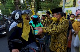 Golkar Sulsel Bagi-bagi Takjil Gratis Taip Hari, Warga: Terima Kasih Bapak Airlangga