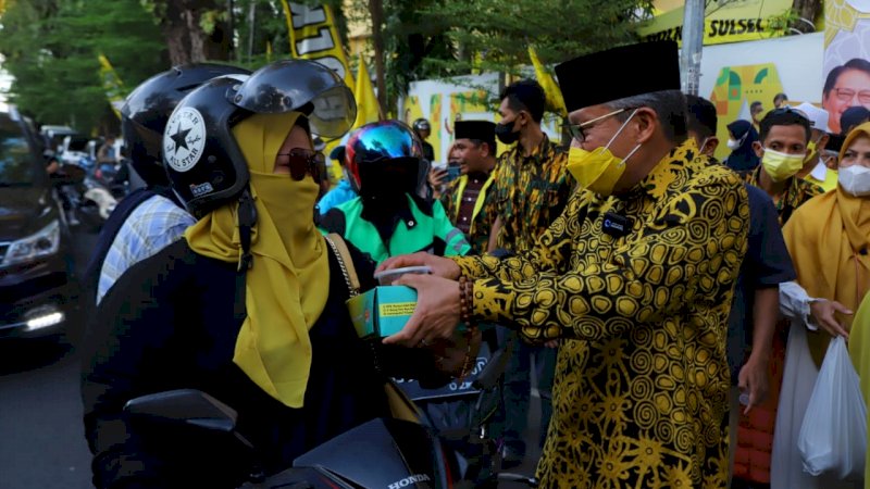 Golkar Sulsel Bagi-bagi Takjil Gratis Taip Hari, Warga: Terima Kasih Bapak Airlangga