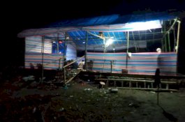 Bertiang Bambu Beratap Terpal, Mesjid di Takalar Butuh Bantuan