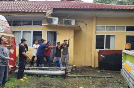 Diskominfo Gelar Jumat Bersih Libatkan Seluruh Pegawai