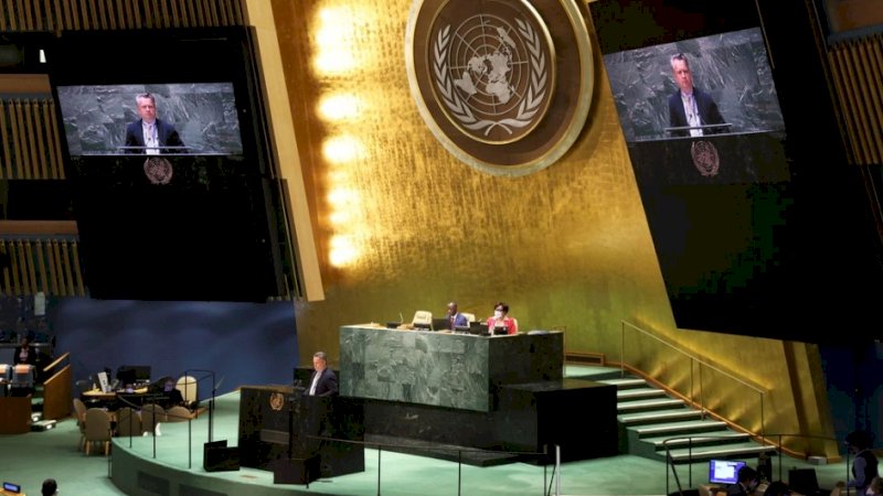 Majelis Umum PBB saat memvoting penangguhan keanggotaan Rusia dari Dewan HAM PBB (Foto Reuters/ Andrew Kelly)