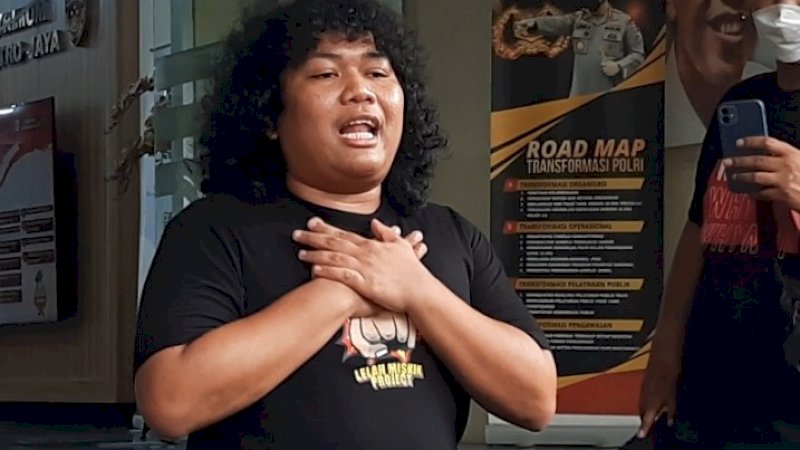 Marshel Widianto diperiksa selama 4 jam terkait kasus pornografi Dea OnlyFans di Polda Metro Jaya, pada 7 April 2022. (Foto : MNC Portal Indonesia)