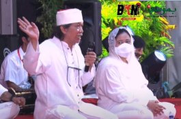 Cak Nun Sebut Presiden Saat Ini Belum Tepat untuk Indonesia, Puan Hanya Melirik