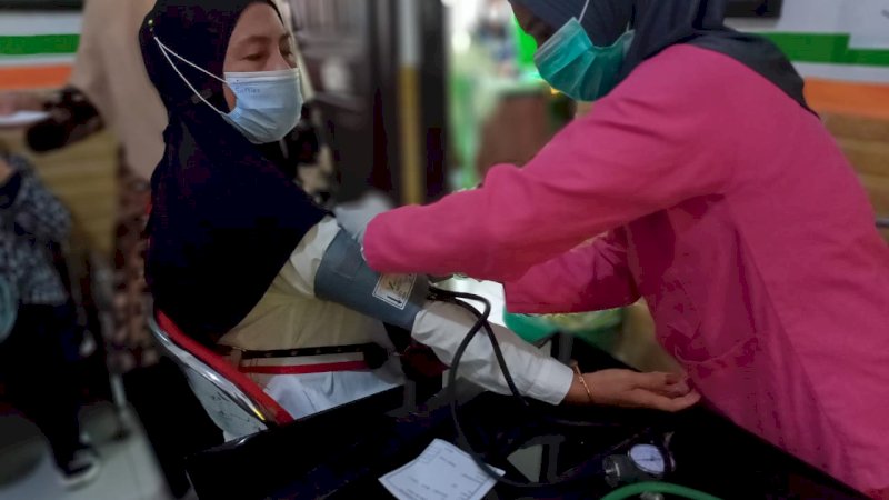 37 Jemaah Calon Haji asal Mappedeceng Luwu Utara Jalani Tes Kesehatan dan Vaksinasi Meningitis