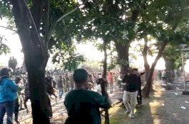 Unjuk Rasa 11 April di Makassar Ricuh