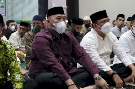 Camat Panakkukang Dampingi Tim Safari Ramadan Pemkot Makassar di Masjid Nurul Iman Batua