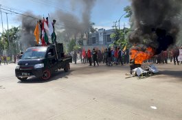 Sempat Blokade Jalan Trans Sulawesi, Unjuk Rasa Mahasiswa di Pangkep Berakhir Damai