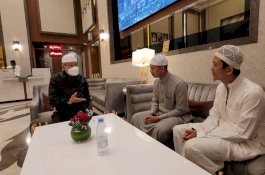 Di Madinah, Taufan Pawe Tularkan Semangat pada Mahasiswa Asal Parepare