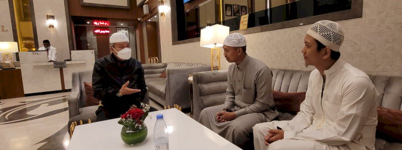 Di Madinah, Taufan Pawe Tularkan Semangat pada Mahasiswa Asal Parepare