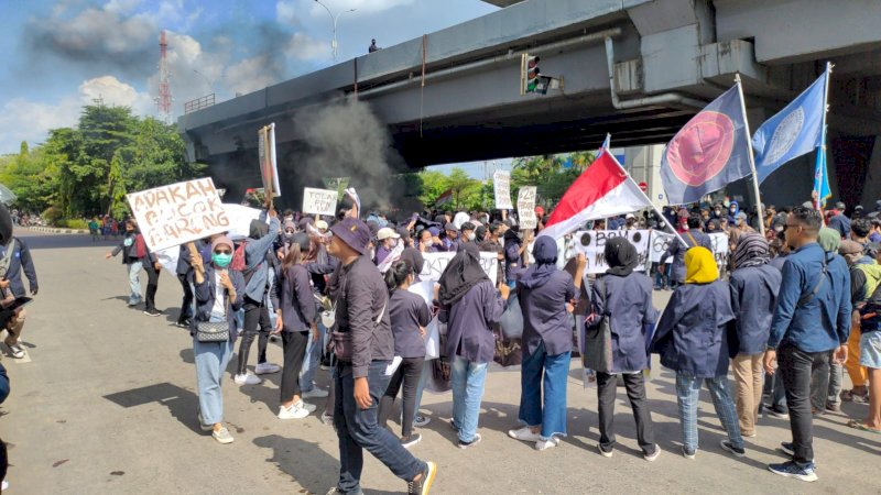 unjuk rasa mahasiswa di Makassar