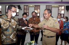 Tepis Makassar Kota Intoleran, Pendeta Sediakan Wali Kota Danny Jamuan Buka Puasa