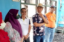 Peduli Sesama, Andi Amran Sulaiman Salurkan Bantuan untuk Korban Kebakaran di Kelurahan Pandang