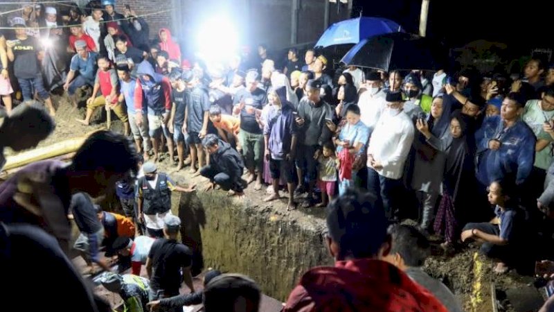 FOTO-FOTO: Pemakaman Tujuh Korban Kebakaran Warga Wajo di Samarinda