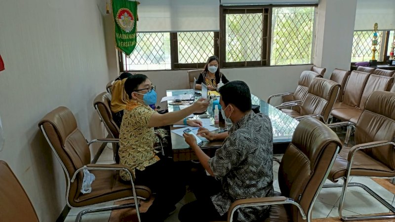 Pelaksanaan Vaksinasi Booster, di Ruang Rapat Lantai 2 Kantor Dinas PU Makassar. Kamis ,(21/4/22).