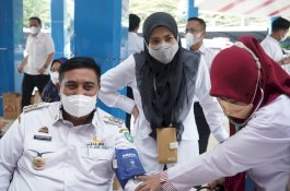 Chaidir Syam Pimpin Vaksinasi Dosis 3 Bagi ASN Pemkab Maros