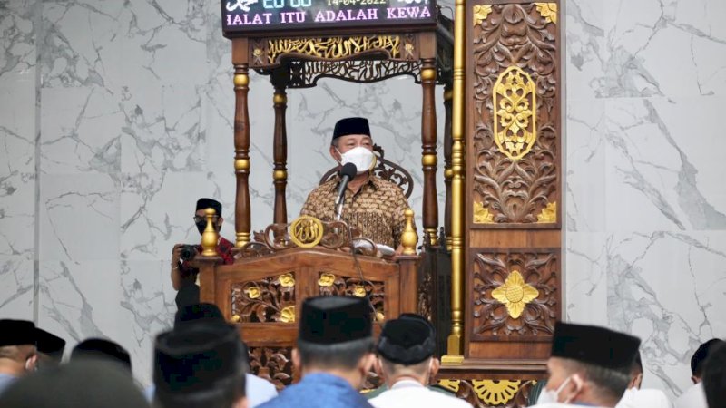 Wabup Gowa Tarawih Bareng Warga Bontolempangan