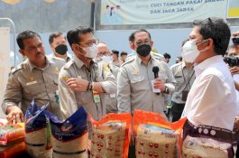 Pastikan Ketersediaan Pangan Strategis, Mentan SYL Kunjungi Bazar Murah Pasar Tani