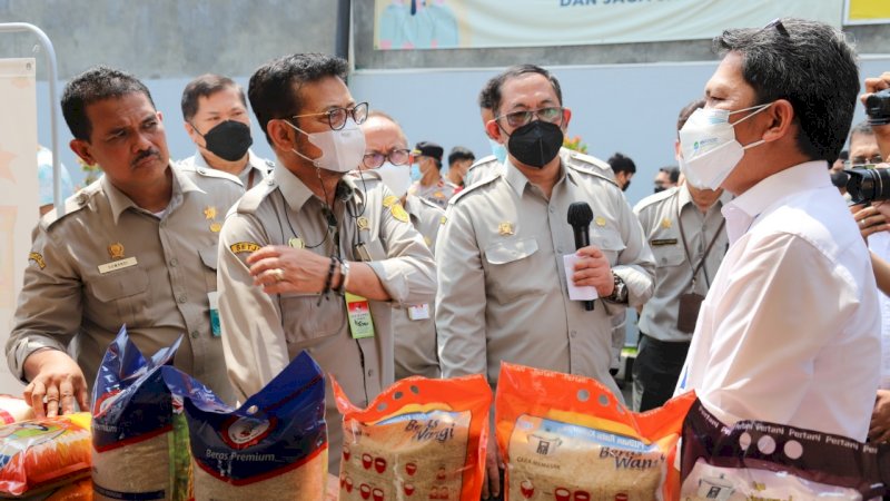 Pastikan Ketersediaan Pangan Strategis, Mentan SYL Kunjungi Bazar Murah Pasar Tani