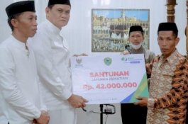 Bupati Barru Serahkan Santunan Kematian Imam Masjid Punraga Rp42 Juta