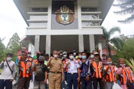 Dishub Wajo Tunjukkan Kepedulian Berbagi ke Jukir