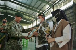 Danny Pomanto Dikukuhkan Sebagai Warga Kehormatan Divisi Infanteri 3 Kostrad