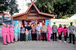 Kapolres Bersama Ketua Bhayangkari Cek Pos Pengamanan Lebaran 2022