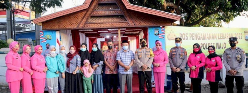 Kapolres Bersama Ketua Bhayangkari Cek Pos Pengamanan Lebaran 2022  