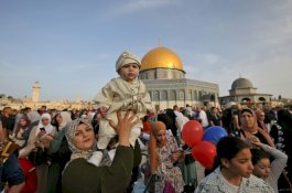 Suasana Haru dan Bahagia Selimuti Warga Palestina saat Rayakan Idulfitri di Masjid Al-Aqsa