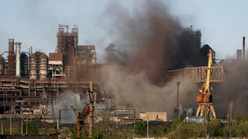 Situasi Pabrik baja Azovstal di Mariupol yang tempat Tentara Ukraina terjebak dari serangan Rusia (foto: Sky News)