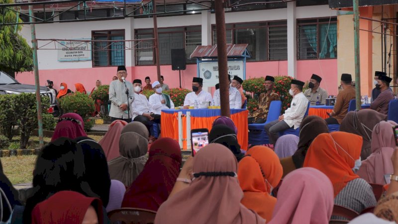 Wali Kota Palopo Buka Puasa Bersama dengan RT/RW se-Kecamatan Bara