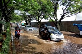 Perbaikan Jalan Tun Abdul Razak dan Burung-burung Mulai Ditender
