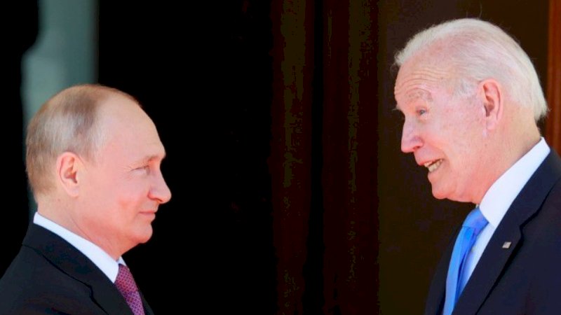 Presiden Rusia Vladimir Putin dan Presiden AS Joe Biden ( Foto: REUTERS/Denis Balibouse/Pool)