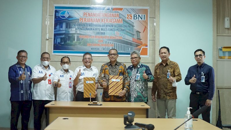 Pimpinan Bank BNI Cabang Utama Makassar bertandang ke Kantor PDAM Makassar.Rabu,(11/5/22).