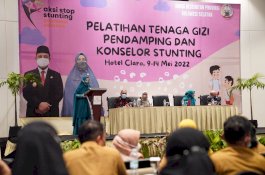 Istri Gubernur Hadiri Pelepasan Tenaga Gizi Pendamping dan Konselor Stunting ke 240 Desa Lokus