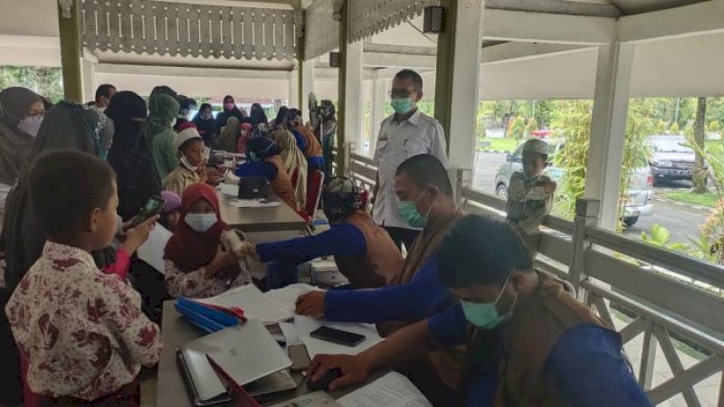 12 Puskesmas Serentak Lakukan Vaksin ke Anak di Rujab Bupati Barru
