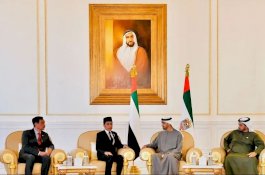 Presiden Jokowi Singgah di Abu Dhabi, Sampaikan Belasungkawa Wafatnya Presiden UEA