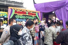 Camat Makassar Dampingi Wali Kota Danny Grand Openinh My Republik